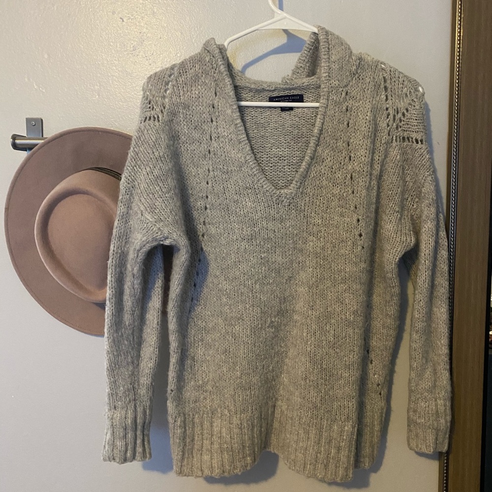 American Eagle Sweater